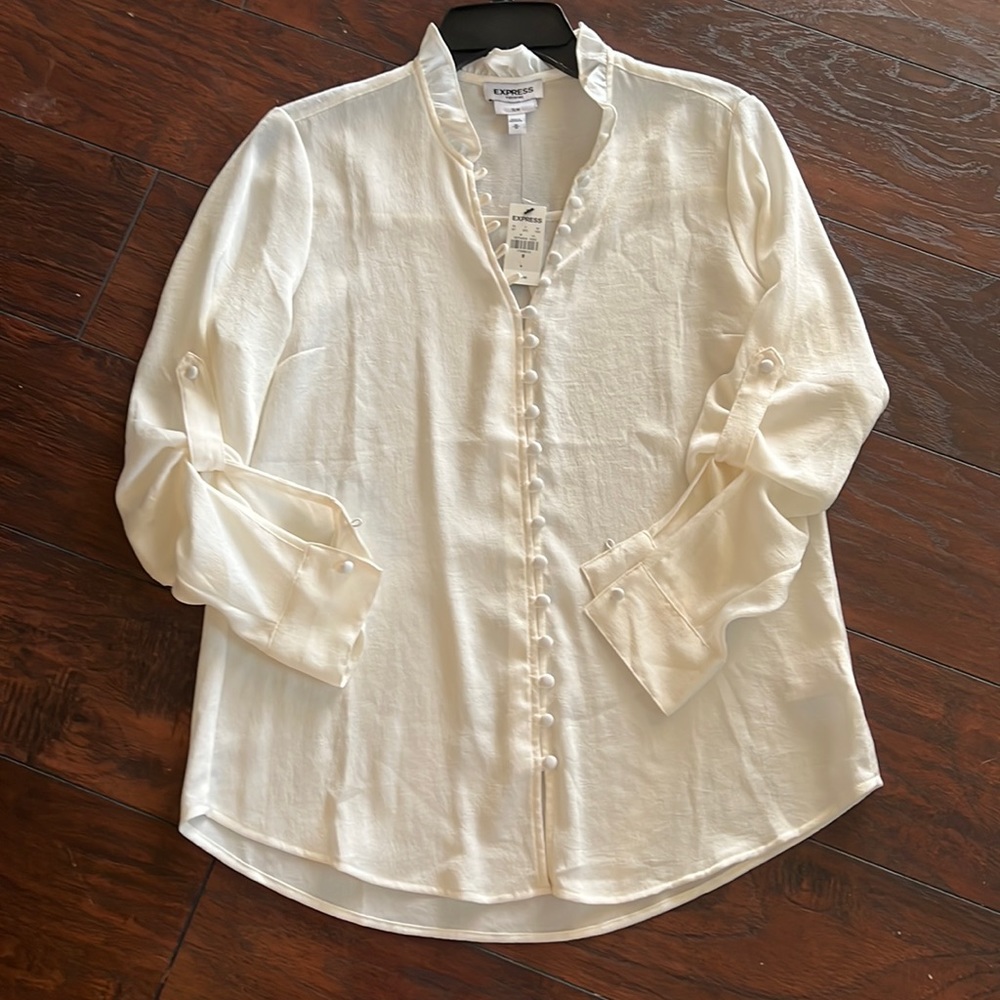 NWT Express elegant covered-button cream long sleeve shirt